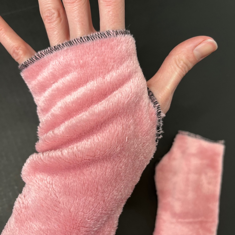 Pink Fleece Fingerless Gloves Winter Fuzzy Hand Warmers Warm Arm Sleeves Driving - Picture 3 of 5